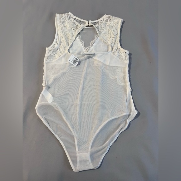 Womens ambiance Ivory laced bodysuit sz Large - Picture 8 of 8